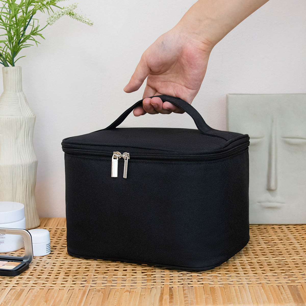 Travel Makeup Bag Portable Large Cosmetic Organizer Storage Case (balck)